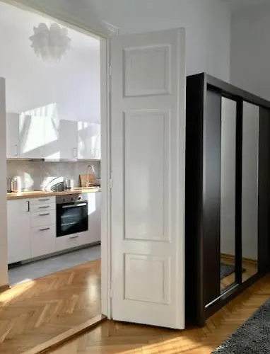P&J Apartments Koletek